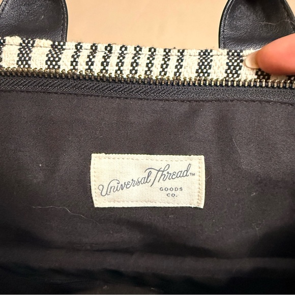 Universal Thread Backpack - Picture 3 of 6